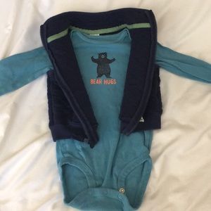 Carter’s 9 Month Long Sleeve Onesie & Vest Set
